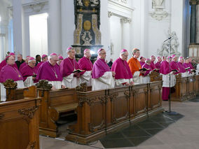 Abschlussvesper der Bischofskonferenz mit Spendung des Bonifatiussegens (© Karl-Franz Thiede)